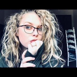 Meet your Posher, Natalie